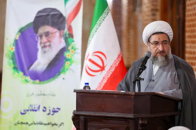 امام جمعه تبریز: محبت و رحمت، پایه استحکام خانواده است