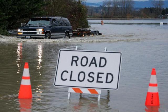 مناطق مسکونی واشنگتن به دلیل سیل تخلیه شد