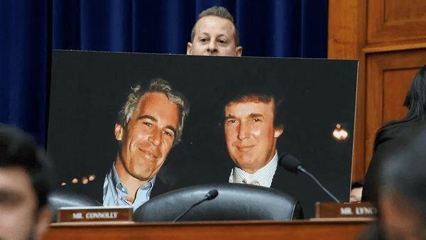 انتشار عکسهای جدید از روابط ترامپ با قاچاقچی جنسی