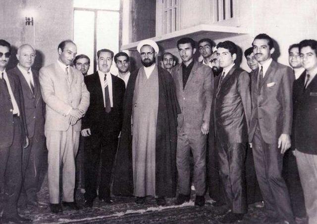 چه کسی حسینیه ارشاد را از رونق انداخت؟