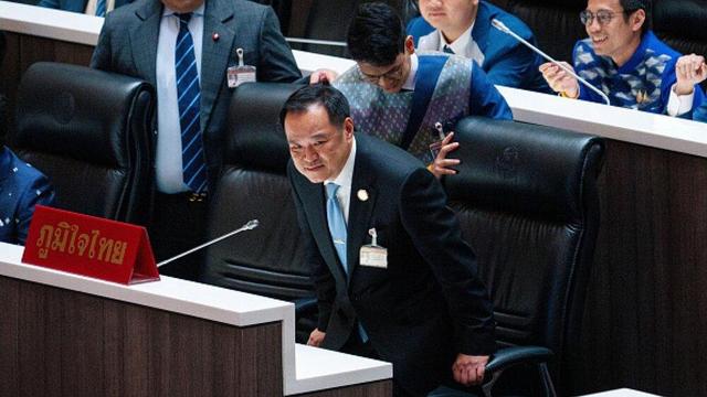 پارلمان تایلند برای برگزاری انتخابات زودهنگام منحل شد