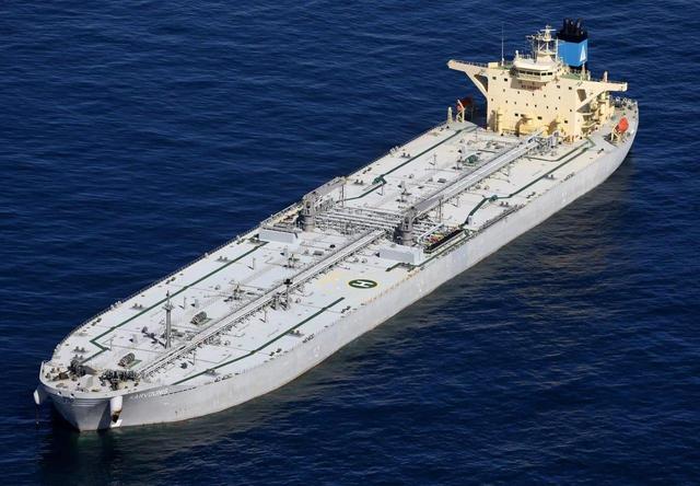 توقیف نفت ونزوئلا؛ پیام رویارویی یا تصاحب نفت سنگین برای آمریکا؟