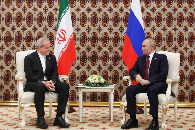 پزشکیان: مصمم هستیم توافق جامع ایران و روسیه عملیاتی کنیم/ پوتین: حمایت روسیه از ایران مستمر خواهد بود