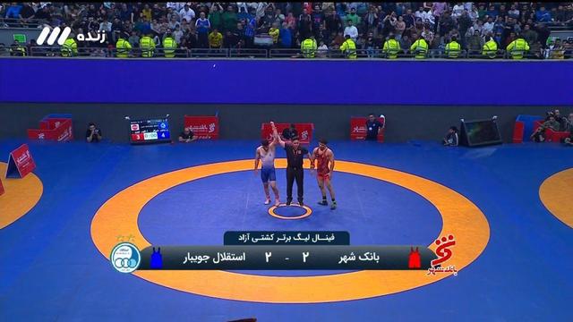 ویدیو| پیروزی استقلال با کری‌خوانی عجیب!/ پرتاب بطری بعد از درگیری لفظی!