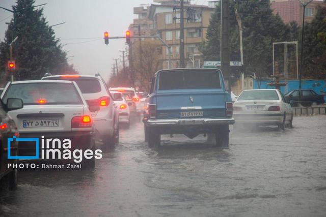 فیلم| ارمغان سخاوت آسمان؛ بارش‌های سیل‌آسا و آبگیری معابر در رامسر
