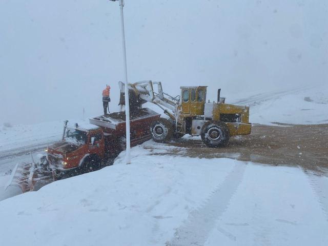 وضعیت جوی متغیر در جاده‌های فارس؛ مسافران مراقب بارش برف و باران باشند