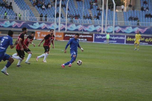 شکست ابومسلم در خانه/ تشویق هواداران فوتبال مشهدی بینتیجه ماند