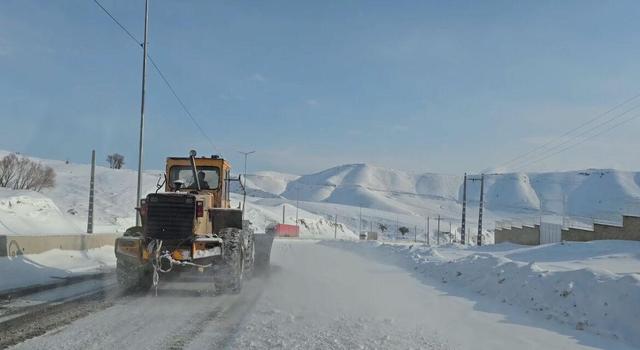 اجرای ۹۰ هزار کیلومتر عملیات برفروبی/ اسکان اضطراری ۱۰۲ نفر از مسافران