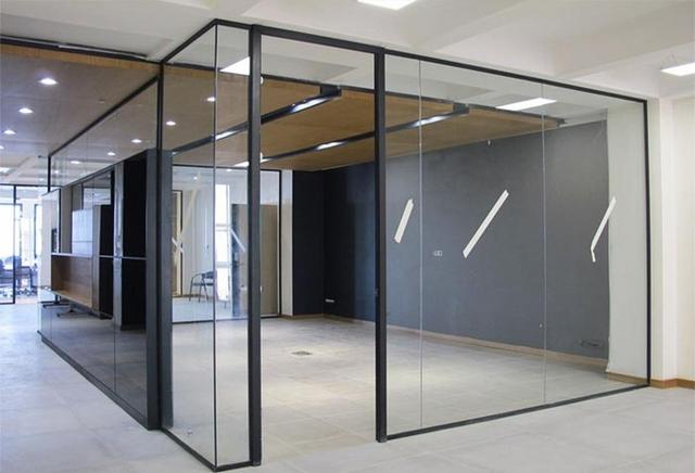 انواع پارتیشن اداری و بهترین روشهای انتخاب، طراحی و اجرای آن در فضاهای کاری مدرن