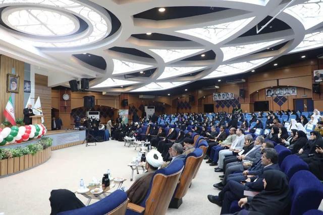 استاندار خوزستان: زنان محور پیشرفت و توسعه پایدار استان هستند