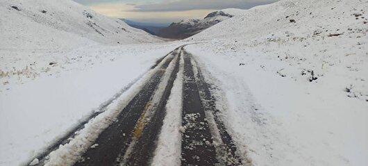 بارش برف و باران در جاده‌های خراسان رضوی