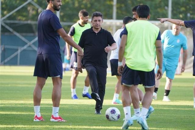 قلعه‌نویی خواهان 4 بازی تدارکاتی شد