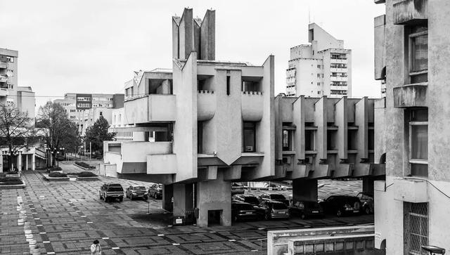 ساختمان اداری ستو ماره؛ بروتالیسم قدرتمند در معماری سوسیالیستی (+عکس)