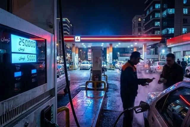 بنزین ۵۰۰۰ تومانی رسماً آمد؛ جزئیات اجرای طرح جدید سوخت