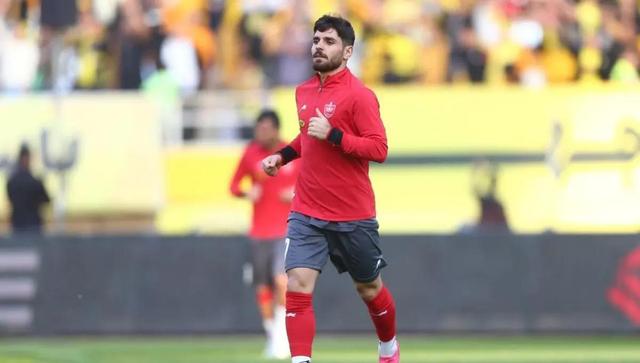 ریسک نکردن اوسمار روی محمد عمری؛ مهاجم پرسپولیس تا بهبودی کامل، انفرادی تمرین میکند