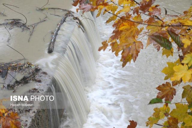 بارش باران در یزد/ ارتفاعات سفیدپوش شد