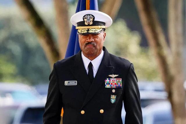 کنارهگیری زودهنگام فرمانده نیروهای آمریکا در آمریکای لاتین