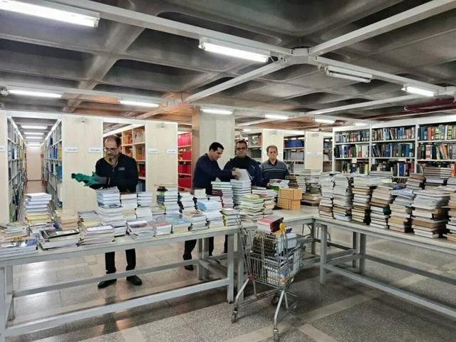 دریافت ۲۱۰۰ نسخه کتاب از سازمان اسناد و کتابخانه ملی