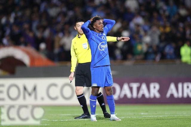 مهاجم استقلال تمرینات ویژه را آغاز کرد | کوجو به استقلال بازمیگردد؟