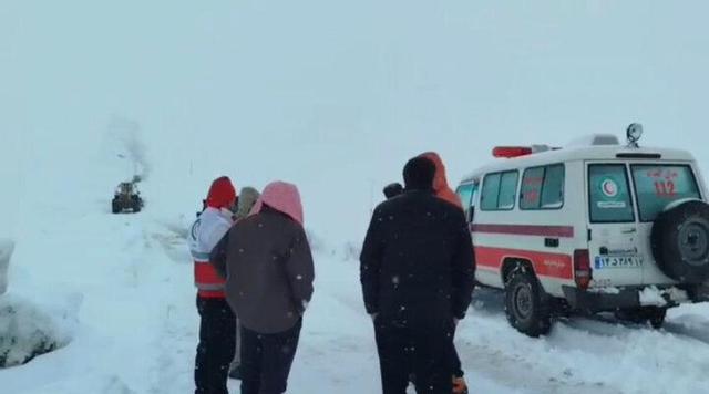 ببینید | نجات مادر باردار در مسیرهای صعبالعبور زیلایی