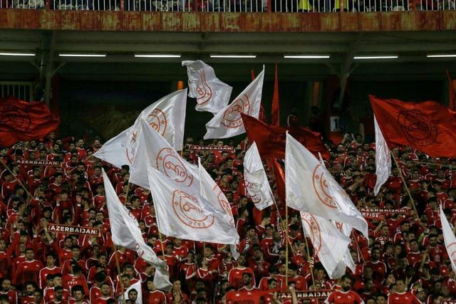 بازی تراکتور - پرسپولیس با حضور زنان