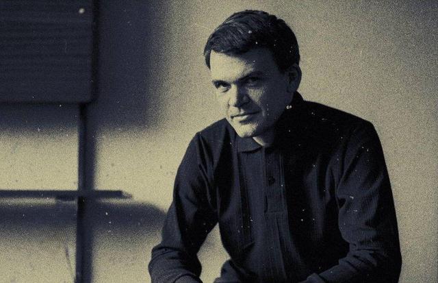 درباره نویسنده‌ای که جهان را با رمان‌هایش تسخیر کرد اما خودش ناپدید شد