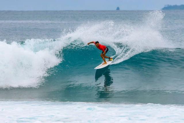 بالی سرزمین موج سواران یا مالدیو پایتخت غواصان، کدام مقصد در نبرد ورزش‌های آبی برتر است؟