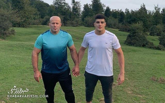 ویدیو| طعنه سنگین به استقلال با جام قهرمانی/ حالا حالاها به این بچه‌مچه‌ها نمی‌بازیم!