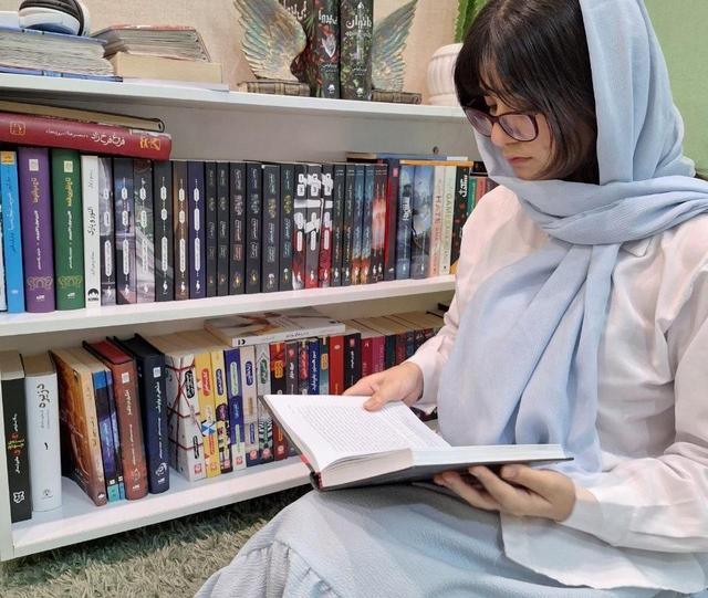 تجربه‌های فرهنگی دختر کتابخوان مشهدی/ هزار کتاب و یک مسیر فرهنگی