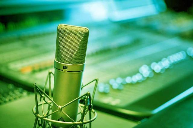 وب آوا | از مراحل پایانی برقرسانی به واحدهای مسکن نهضت ملی تا استانداردسازی ۴۲۵۵ کلاس درس