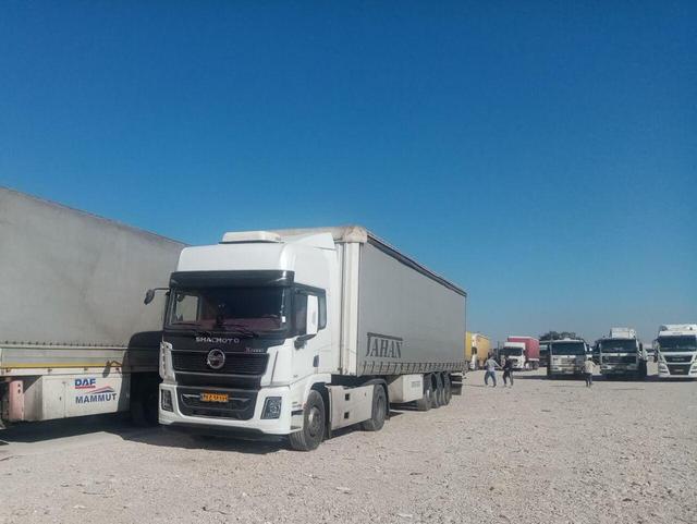 تردد بیش از ۲۵۵ هزار دستگاه کامیون حامل کالاهای صادراتی در گمرکات مرزی کرمانشاه 