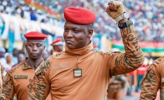 حاکم نظامی بورکینا فاسو: الگویی برای ملتهای آفریقایی هستیم