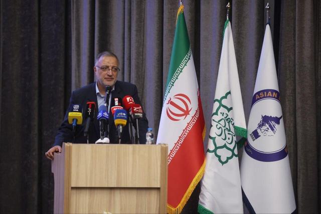 زاکانی: مدیریت جامع شهری بدون نقشآفرینی بانوان محقق نمیشود