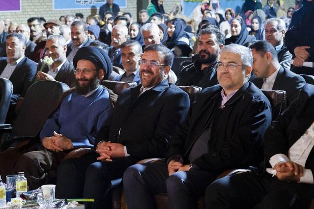 تصویری از سفرهای شهرستانی استاندار فارس؛ دیدار با مردم، همدلی و تصمیم‌سازی