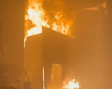 مهار همزمان ۲ آتش سوزی صبح امروز در رشت