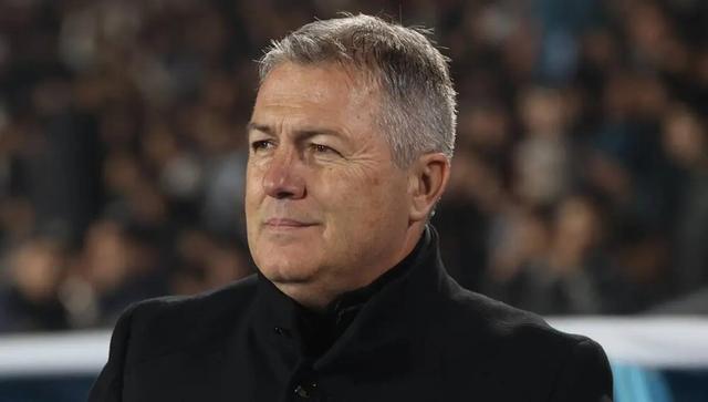 اولتیماتوم سرمربی تراکتور به مسئولان؛ بازی با پرسپولیس در یادگار امام یا هیچکجا!