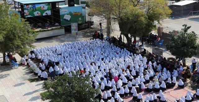 میهمانی تماشاخانه سیار کانون در گلستان همزمان با جشنواره اقوام