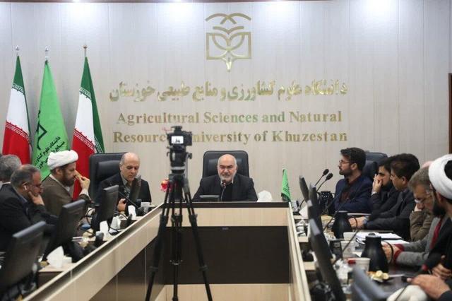 کارخانهها باید به سمت استفاده از پساب و بازچرخانی آب بروند/کشاورزی از قطبهای توسعه استان