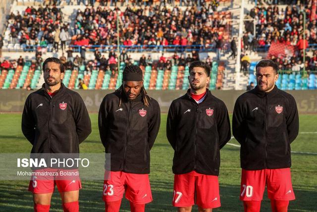 حواشی دیدار پرسپولیس - آلومینیوم/ زمین خراب باز هم حاشیهساز شد