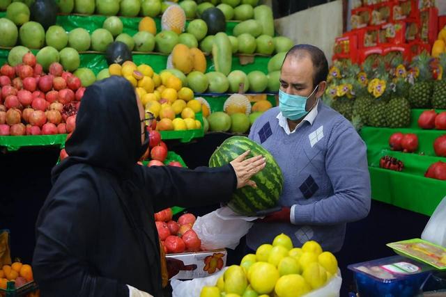 هندوانه شب یلدا را به شرط چاقو نخرید! ؛ راه تشخیص هندوانه رسیده و شیرین | چرا خوردن این آبدار شیرین تابستانی در شب یلدا باب شد؟