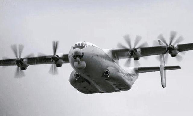 هواپیمای روسی قبل از سقوط روی هوا نصف شد | هر ۷ سرنشین کشته شدند | فیلم