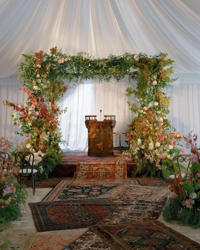 نشان ایرانی در مراسم عروسی سلنا گومز و بنی بلانکو