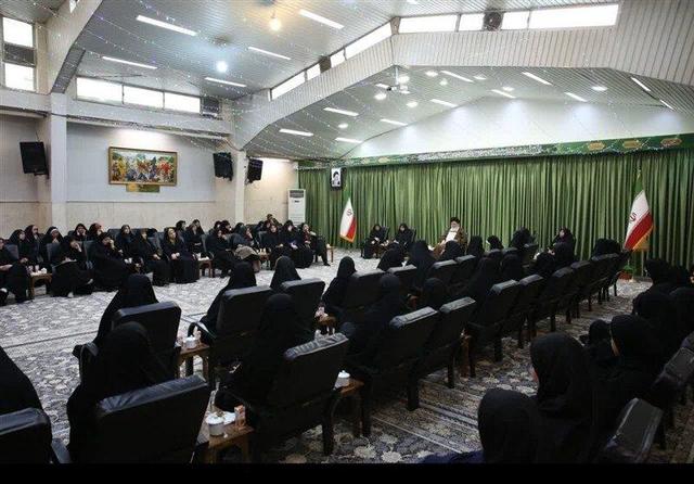 علم الهدی: پیشنهاد دادم که در ورزشگاه، محل خاصی برای بانوان بسازند؛ به‌گونه‌ای که مشرف بر مردان نباشند؛ اگر زنی فریاد بزند، کف بزند، شادی کند ...