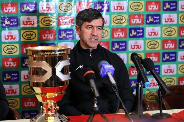 کریم باقری: پرسپولیس به صدرجدول برمی گردد/ فوتبال است و تماشاچی اش؛ چرا انها را محروم می کنند؟/ در جام جهانی می توانیم مصر و نیوزیلند را ببریم