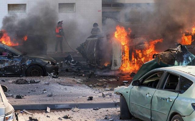 ببینید | اولین تصاویر از حمله پهپادی به یک خودرو در لبنان