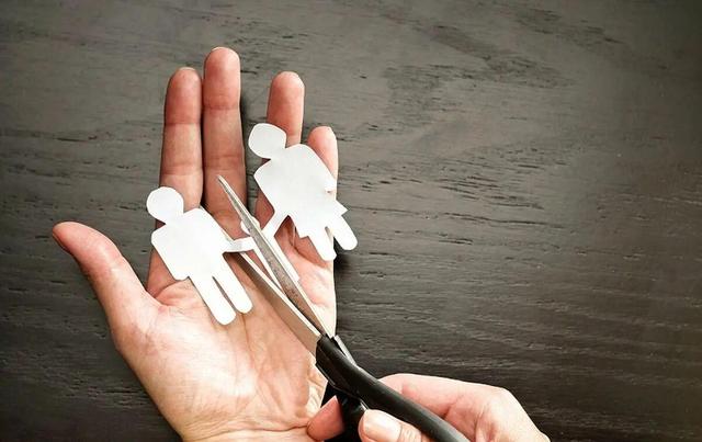 آسیب‌هایی که زندگی زن و شوهر را تهدید می کند