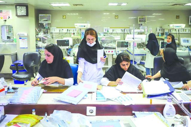 فعالیت نیروهای شرکت‌های پرستاری در بیمارستان‌ها ممنوع است
