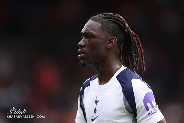 ستاره لیگ برتری اعتراف کرد: برای مقابله با فشار روانی مواد مصرف کردم +عکس