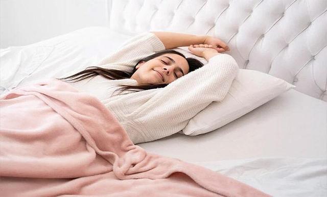 نحوه خوابیدن بعد از هایفوتراپی