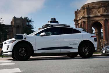 تولد نوزاد در تاکسی خودران Waymo در سانفرانسیسکو